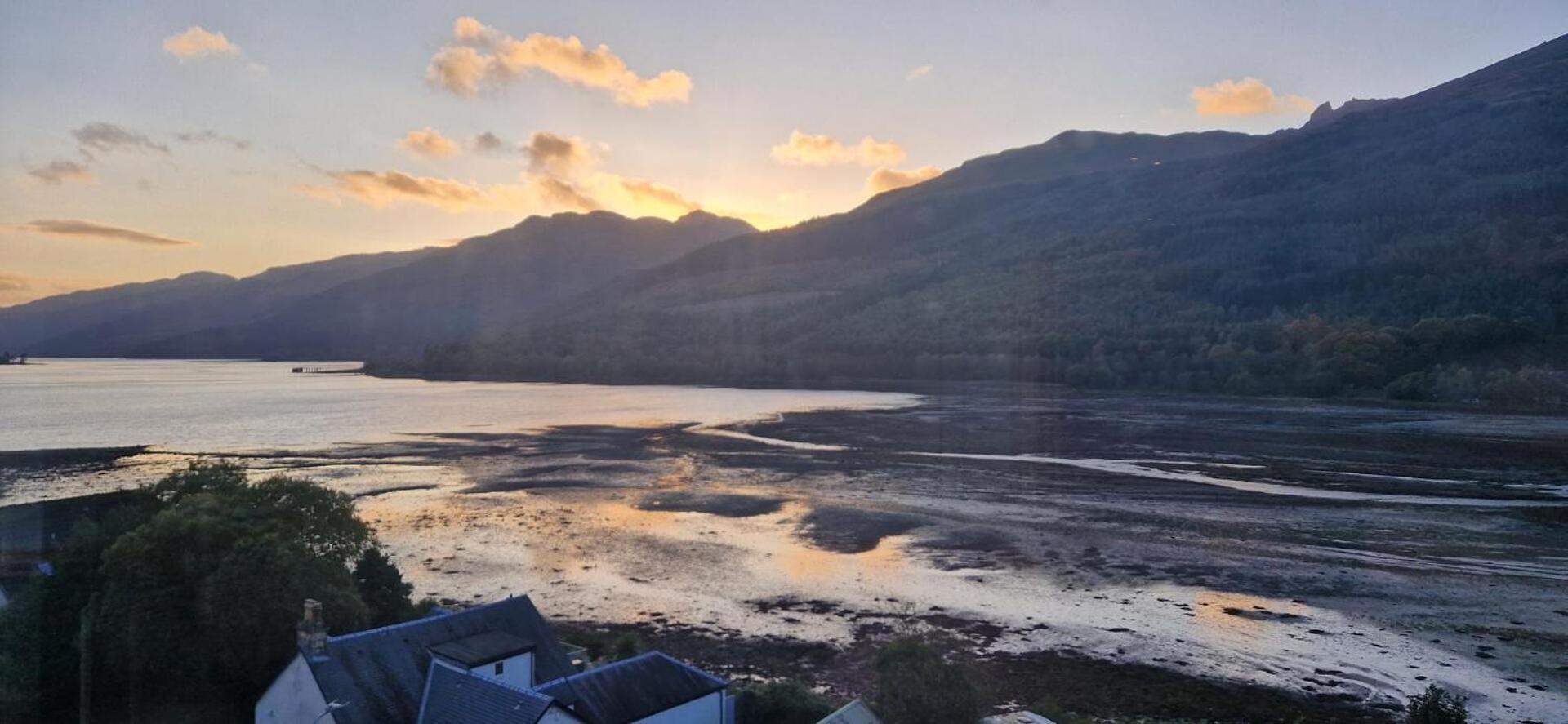 Loch Long Hotel Arrochar Exterior photo