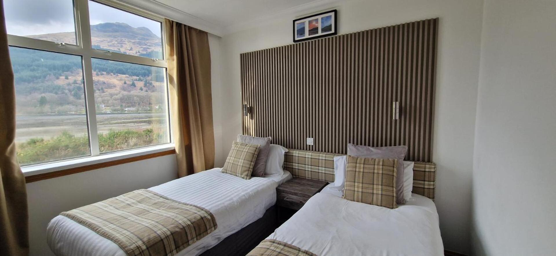 Loch Long Hotel Arrochar Exterior photo