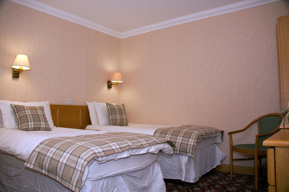 Loch Long Hotel Arrochar Exterior photo